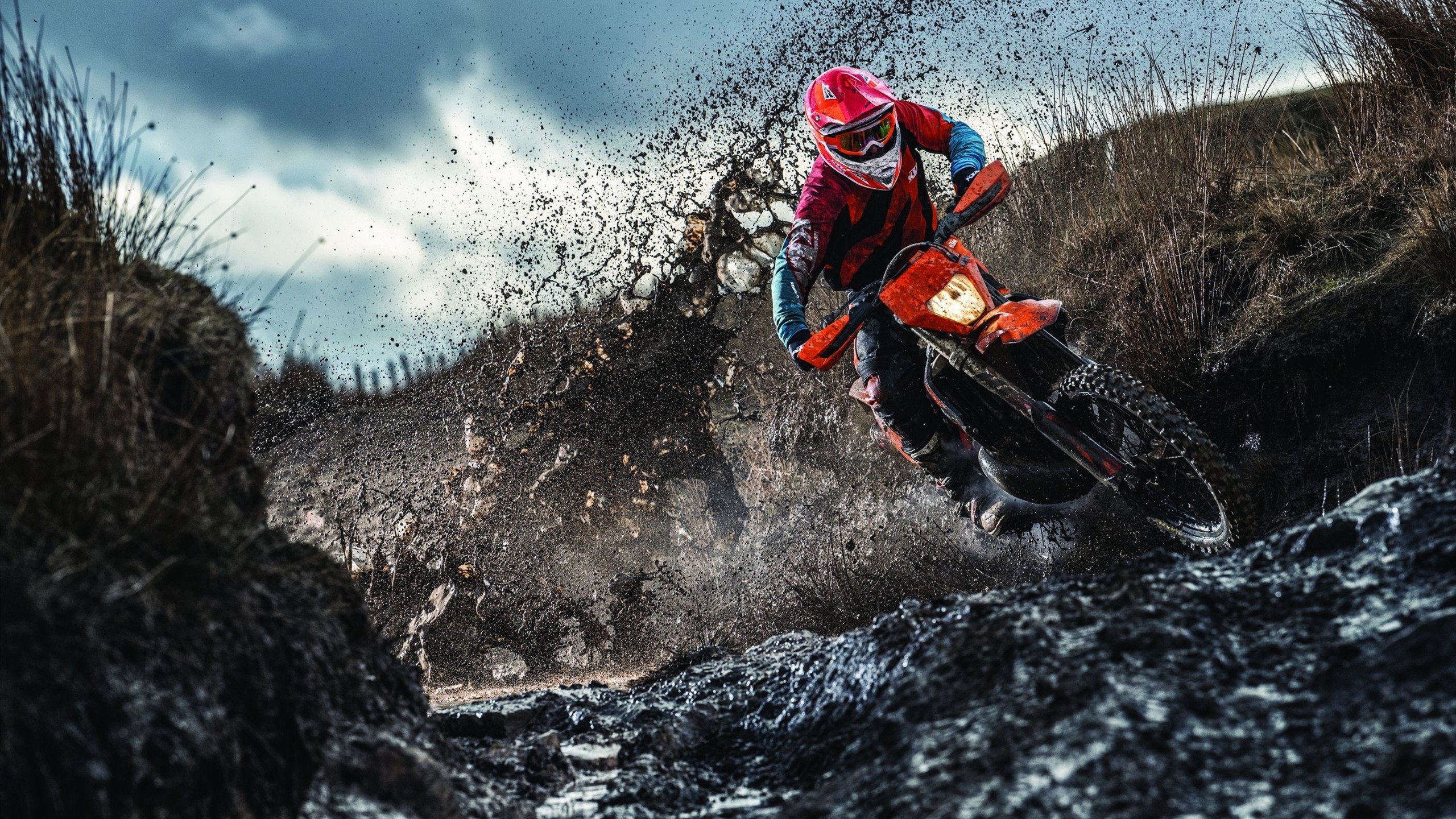 东契奇赛点兑现，达拉斯独行侠淘汰马刺晋级四强，主帅赛后动情落泪